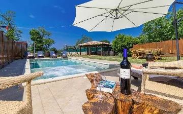 Manjadvorci 6-Bedroom Villa for Up to 17 Guests