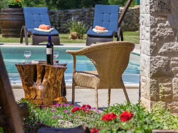 Manjadvorci 6-Bedroom Villa for Up to 17 Guests