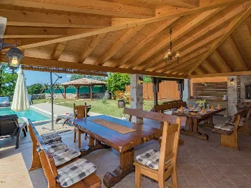 Manjadvorci 6-Bedroom Villa for Up to 17 Guests