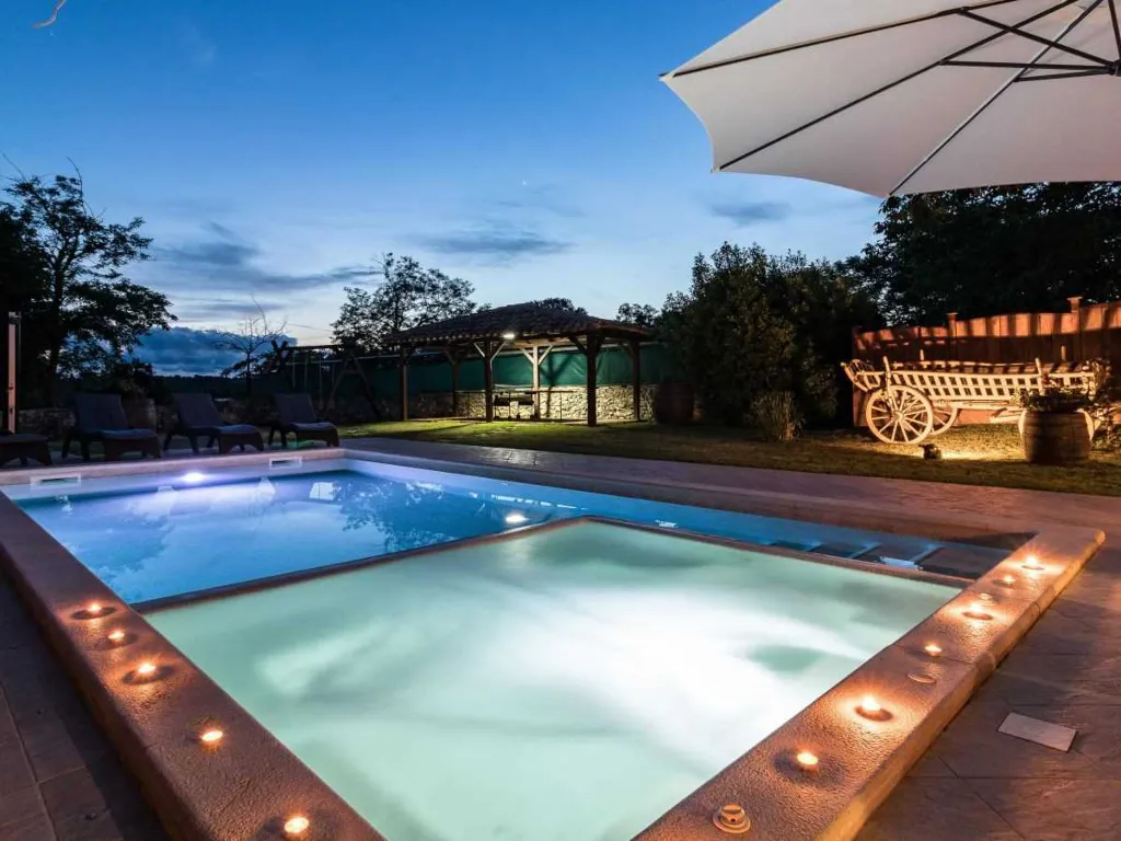 Manjadvorci 6-Bedroom Villa for Up to 17 Guests