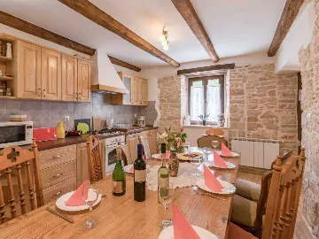 Manjadvorci 6-Bedroom Villa for Up to 17 Guests