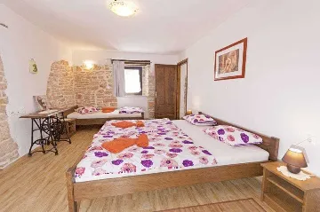 Manjadvorci 6-Bedroom Villa for Up to 17 Guests