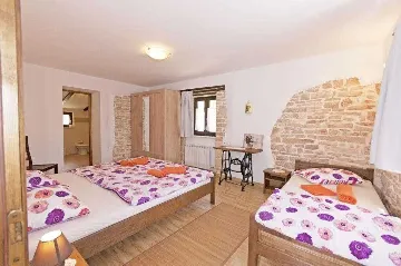 Manjadvorci 6-Bedroom Villa for Up to 17 Guests