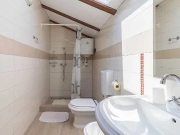 Manjadvorci 6-Bedroom Villa for Up to 17 Guests