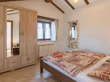 Manjadvorci 6-Bedroom Villa for Up to 17 Guests