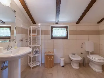 Manjadvorci 6-Bedroom Villa for Up to 17 Guests