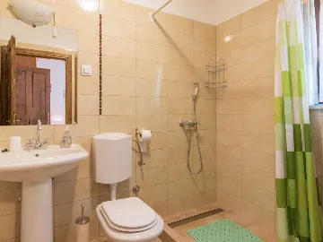 Manjadvorci 6-Bedroom Villa for Up to 17 Guests