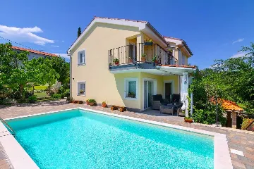4-Bedroom Villa in Donja Hlapa for 8 Guests