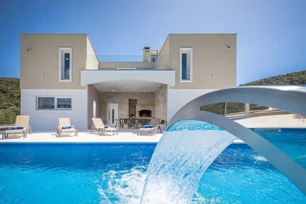 Marina Villa for up to 14 Guests with Heated Pool