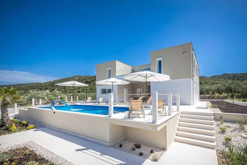 Marina Villa for up to 14 Guests with Heated Pool