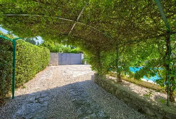 3-Bedroom Villa with Private Pool in Malinska