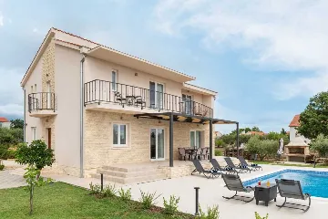 4-Bedroom Villa with Heated Pool in Murvica