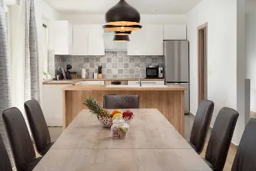 4-Bedroom Villa with Heated Pool in Murvica