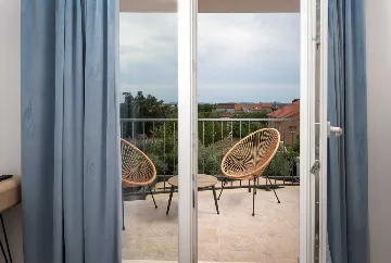 4-Bedroom Villa with Heated Pool in Murvica