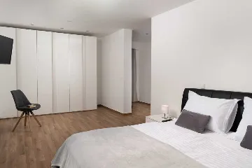 4-Bedroom Villa with Heated Pool in Murvica