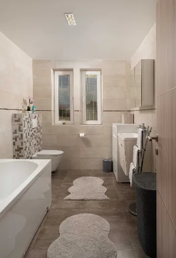 4-Bedroom Villa with Heated Pool in Murvica