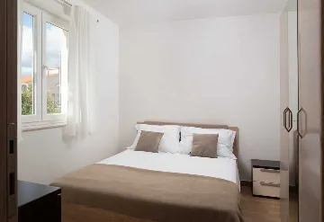 4-Bedroom Villa with Heated Pool in Murvica