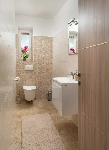 4-Bedroom Villa with Heated Pool in Murvica