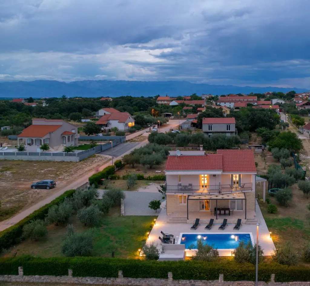 4-Bedroom Villa with Heated Pool in Murvica