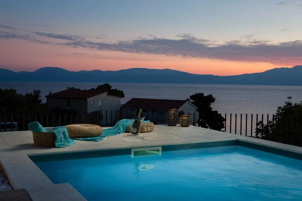 3-Bedroom Villa with Pool and Sea View in Zaostrog
