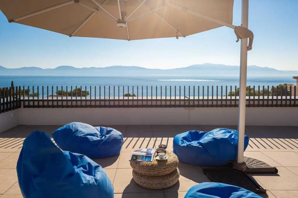 3-Bedroom Villa with Pool and Sea View in Zaostrog
