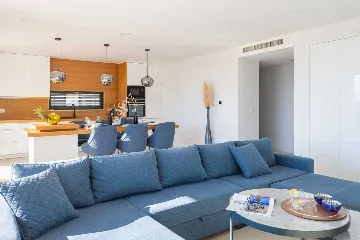 3-Bedroom Villa with Pool and Sea View in Zaostrog