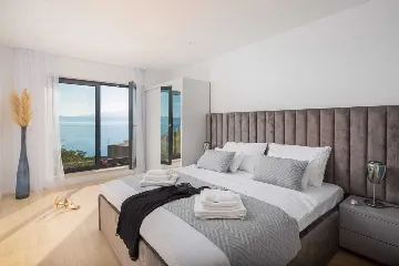 3-Bedroom Villa with Pool and Sea View in Zaostrog