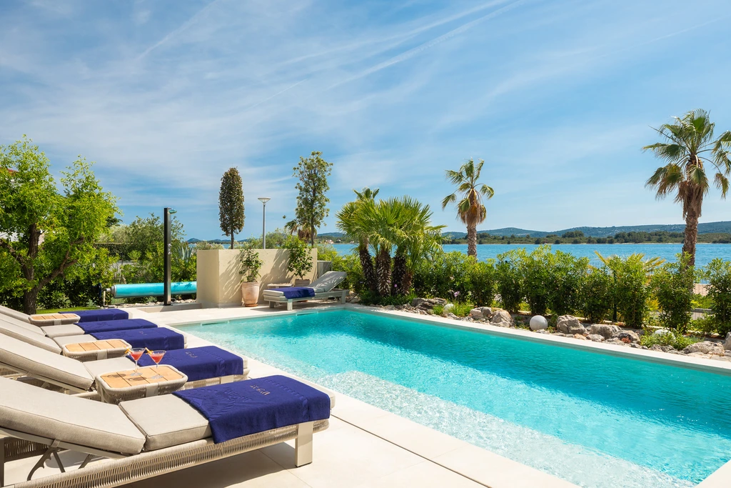 4-Bedroom Villa with Private Pool in Turanj