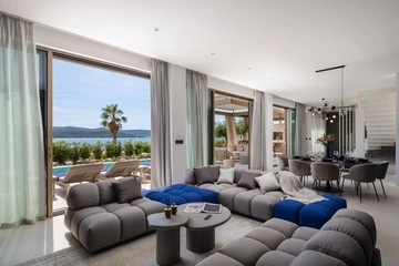 4-Bedroom Villa with Private Pool in Turanj