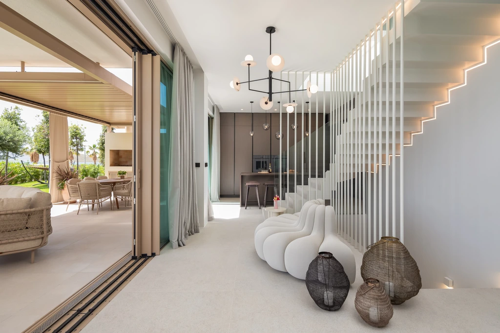 4-Bedroom Villa with Private Pool in Turanj
