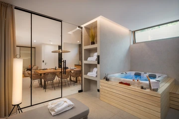 4-Bedroom Villa with Private Pool in Turanj