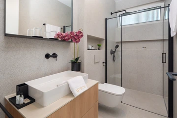 4-Bedroom Villa with Private Pool in Turanj