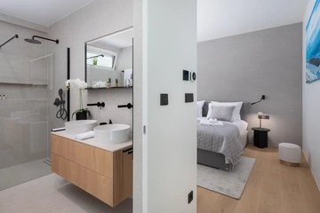 4-Bedroom Villa with Private Pool in Turanj