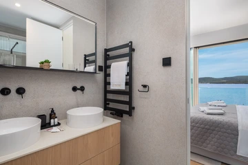 4-Bedroom Villa with Private Pool in Turanj