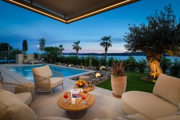 4-Bedroom Villa with Private Pool in Turanj