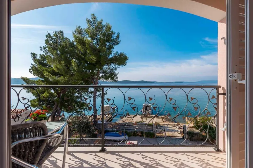 Beachfront Villa with Sea View in Žaborić