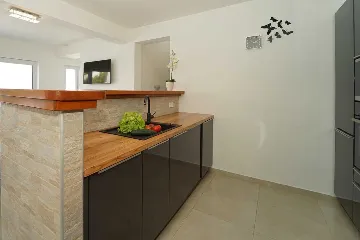 Seafront Villa with Pool & Jacuzzi in Korčula