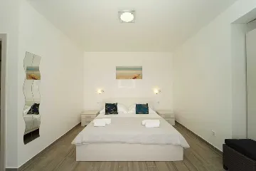 Seafront Villa with Pool & Jacuzzi in Korčula