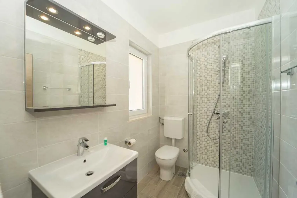 Seafront Villa with Pool & Jacuzzi in Korčula