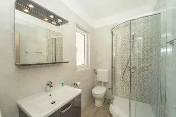 Seafront Villa with Pool & Jacuzzi in Korčula