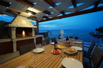 Seafront Villa with Pool & Jacuzzi in Korčula