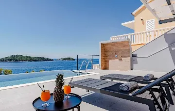 2-Bedroom Villa with Private Pool in Blato