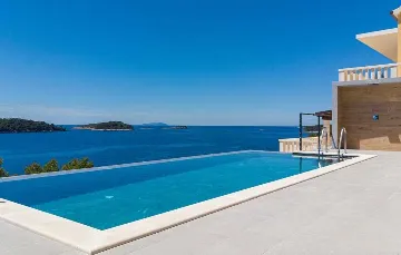 2-Bedroom Villa with Private Pool in Blato