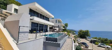 2-Bedroom Villa with Private Pool in Blato