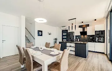 2-Bedroom Villa with Private Pool in Blato