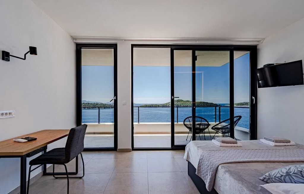 2-Bedroom Villa with Private Pool in Blato