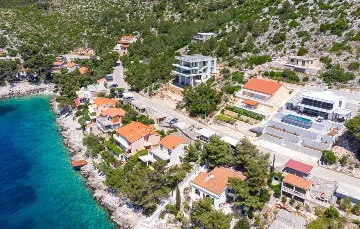 2-Bedroom Villa with Private Pool in Blato