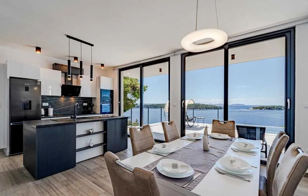 2-Bedroom Villa with Private Pool in Blato