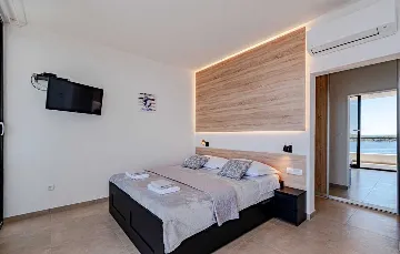 2-Bedroom Villa with Private Pool in Blato