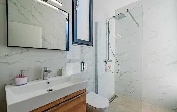 2-Bedroom Villa with Private Pool in Blato